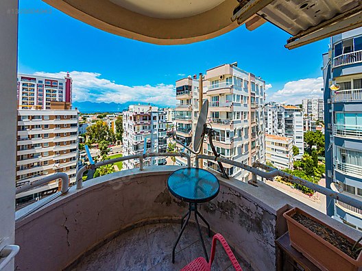 LARA'DA DENİZE 300M. MESAFEDE DENİZ MANZARALI GENİŞ DAİRE