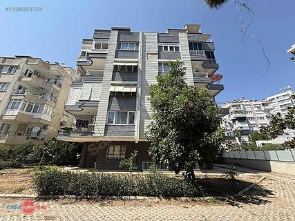 В центральном расположении в Йешилбахче просторная 3+1 квартира на продажу