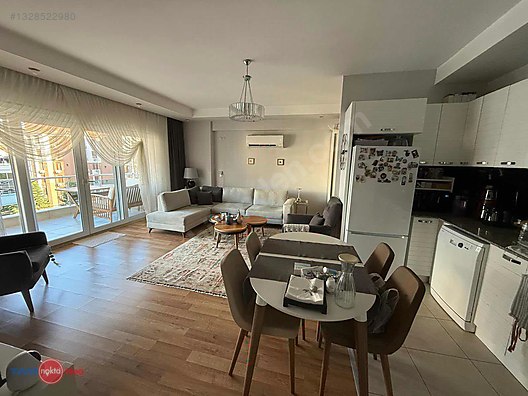 MEYDANKAVAĞINDA HAVUZLU SİTE İÇİNDE 2+1 ARAKAT SATILIK DAİRE