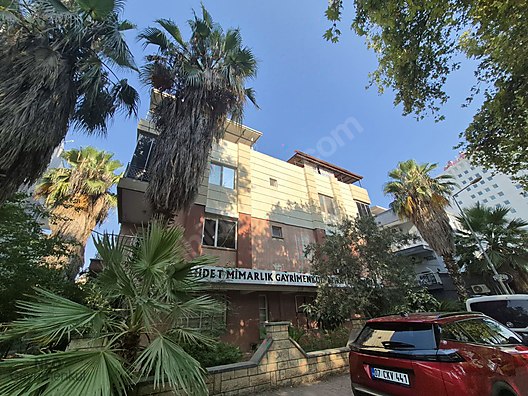 muhteşem bir konumda kiralık ofis
