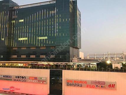 Напротив Markantalya продается квартира с лифтом и отдельной кухней