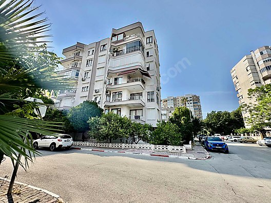 Yeşilbahçe'de Denize plajlara 400 mt Doğalgazlı 3+1Geniş Satılık