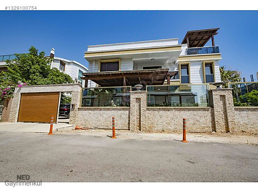 GÜZELOBA ISTEK KOLEJI YANINDA SATILIK LÜKS 6+1 MÜSTAKIL VILLA