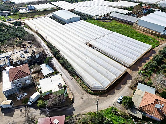 Kepez Gazilerde yol cepheli 9.880 m² müstakil tapulu tarla