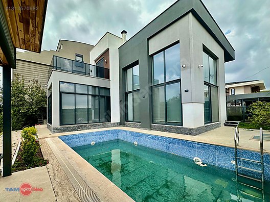 Altınkalede Havuzlu Yerden Isıtmalı 4+1 Lüks Villa Kiralık