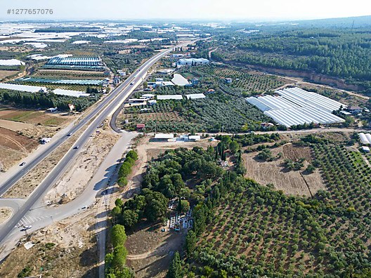 Aksu Yeşilkaramanda 5.592 m² depo yapımına uygun arazi