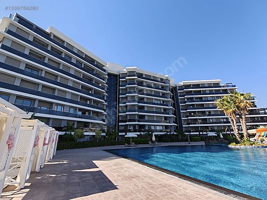 Altıntaş'ta Allure Projesinde Havuz Cepheli Kiralık Eşyalı Daire