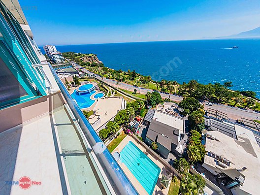Fener'de deniz manzaralı arakat daire