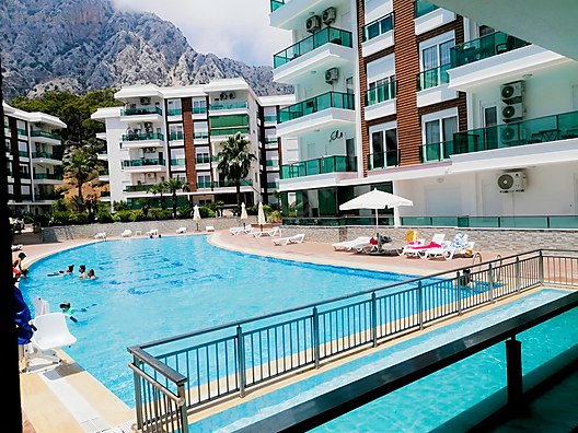 Konyaaltı Sarisu Green City'de satılık 3+1 bahçe katı daire